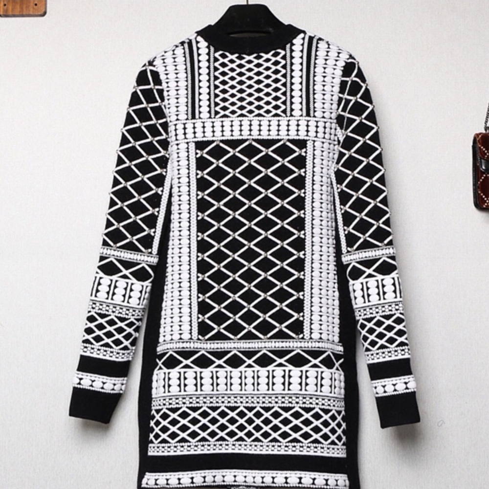 Cashmere Hand Beaded Sweater. - Picture 3 of 4